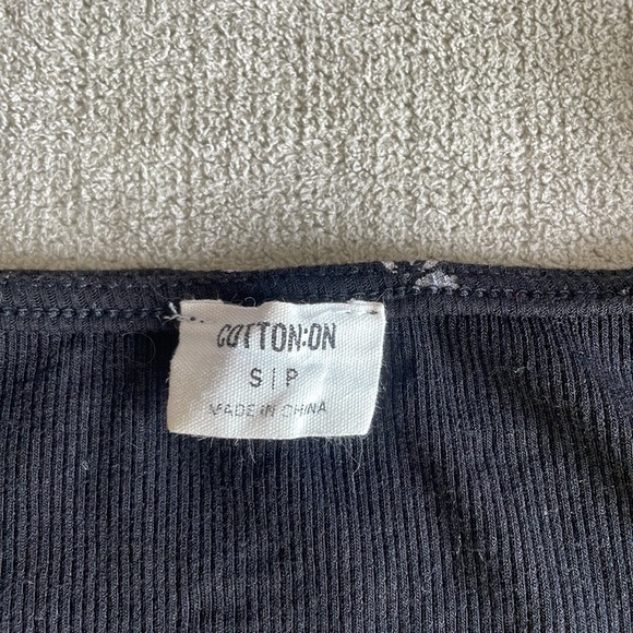 Cotton On short sleeve top - Picture 2 of 2